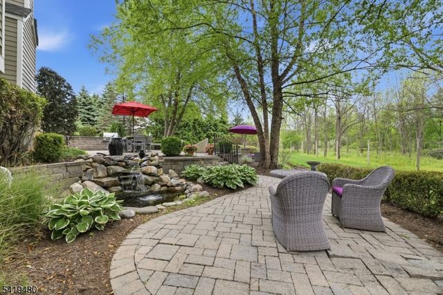8 Ridgeline Dr, Washington Twp., NJ 07853