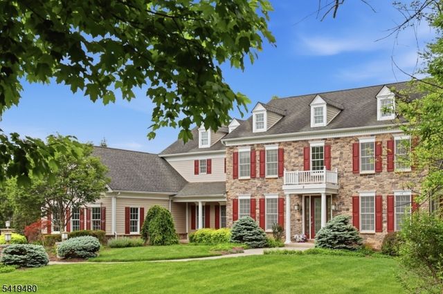 8 Ridgeline Dr, Washington Twp., NJ 07853