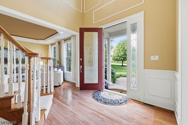 8 Ridgeline Dr, Washington Twp., NJ 07853
