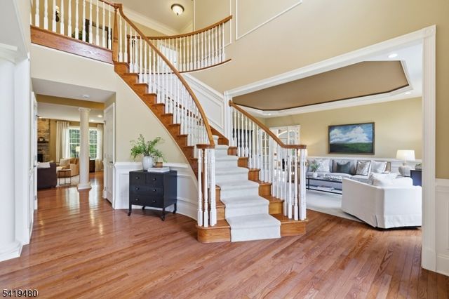 8 Ridgeline Dr, Washington Twp., NJ 07853