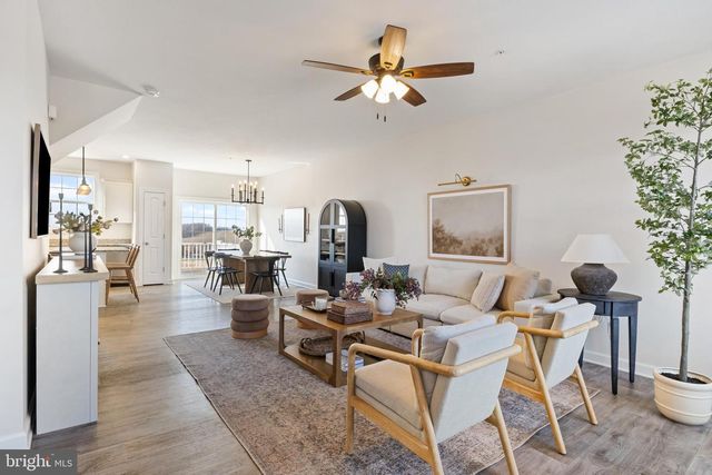 6 HUDSON BLVD, Red Lion, PA 17356