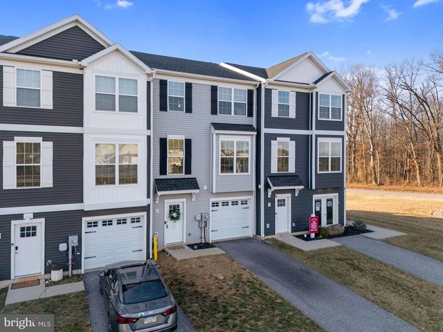 6 HUDSON BLVD, Red Lion, PA 17356