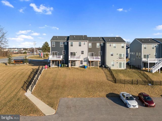 6 HUDSON BLVD, Red Lion, PA 17356