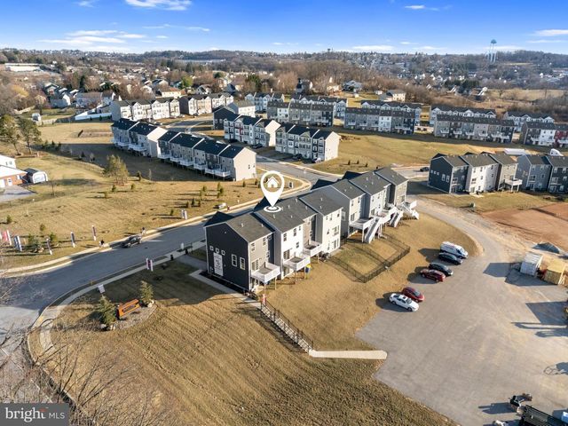 6 HUDSON BLVD, Red Lion, PA 17356