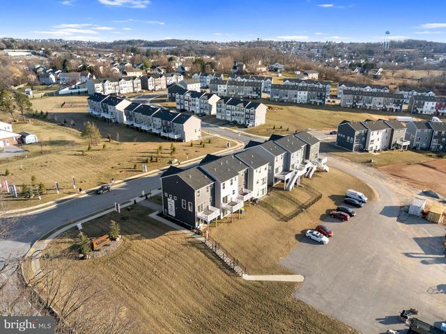 6 HUDSON BLVD, Red Lion, PA 17356