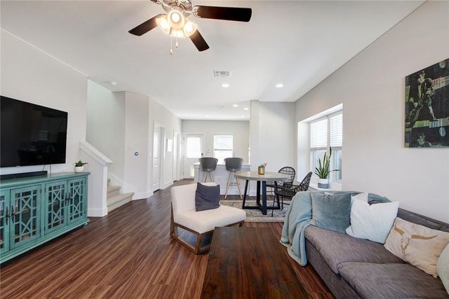 9615 Morning Iris DR, Manor, TX 78653