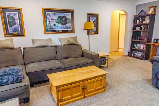 421 S 18th Street S, Moorhead, MN 56560