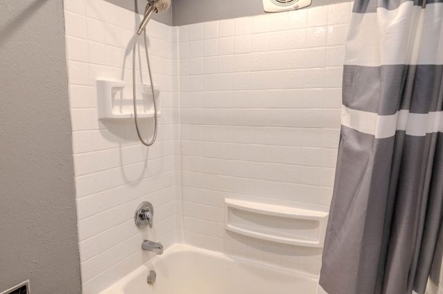 421 S 18th Street S, Moorhead, MN 56560