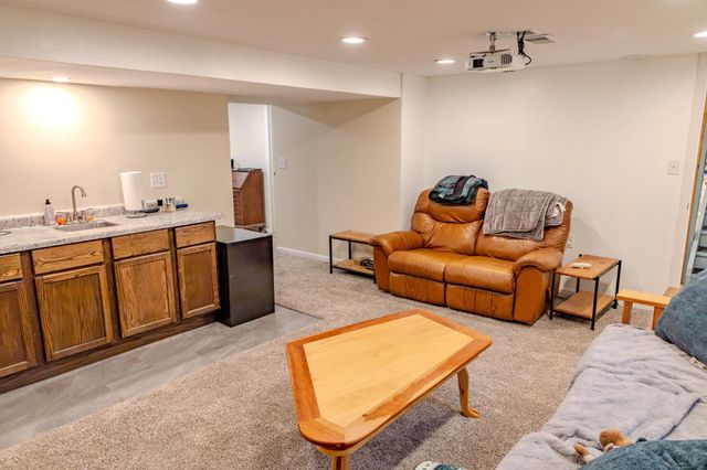 421 S 18th Street S, Moorhead, MN 56560
