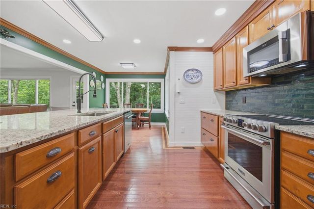 611 Bartell DR, Chesapeake, VA 23322