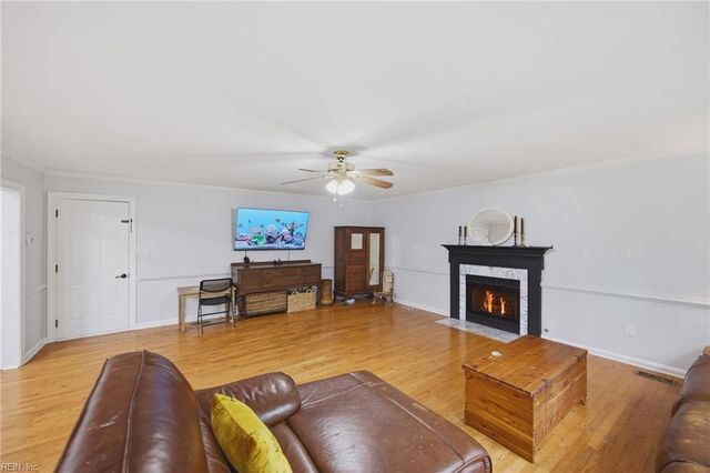 611 Bartell DR, Chesapeake, VA 23322