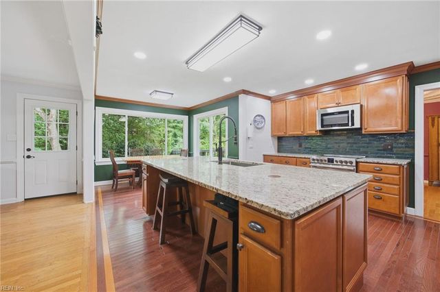 611 Bartell DR, Chesapeake, VA 23322