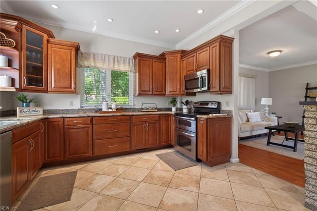 800 Oriole DR, Virginia Beach, VA 23451