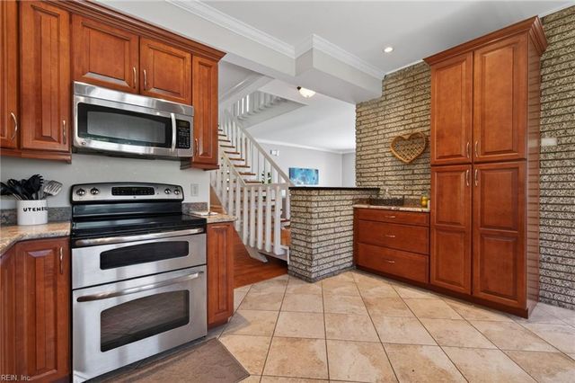 800 Oriole DR, Virginia Beach, VA 23451