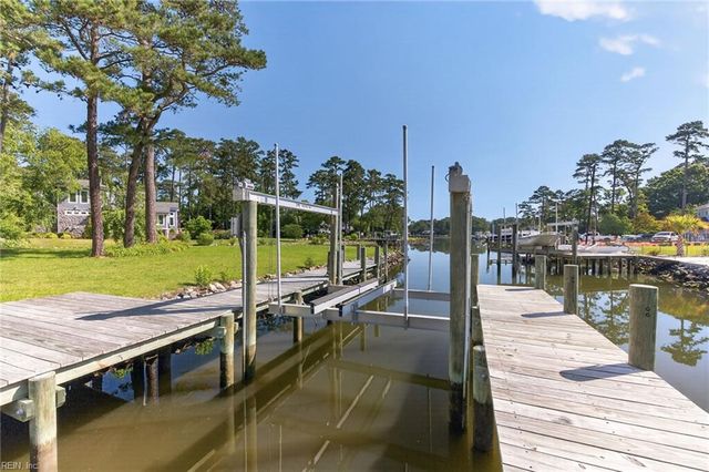 800 Oriole DR, Virginia Beach, VA 23451