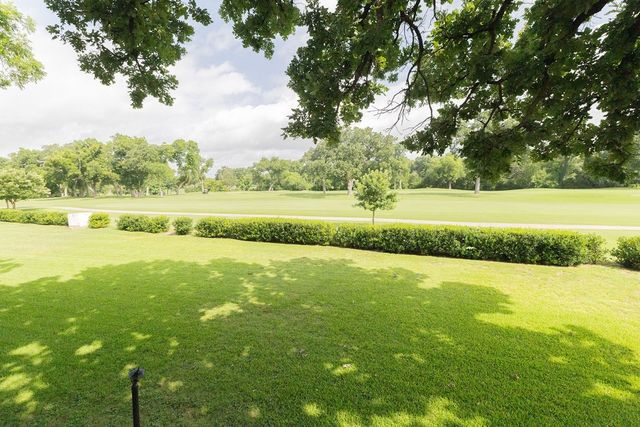4042 Ridglea Country Club Drive 1107, Fort Worth, TX 76126
