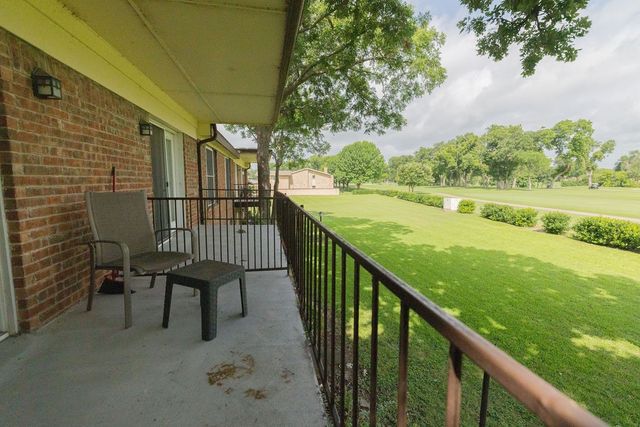 4042 Ridglea Country Club Drive 1107, Fort Worth, TX 76126