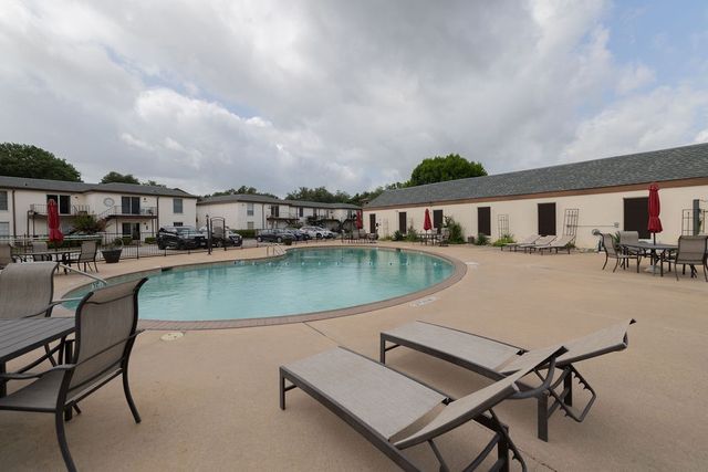 4042 Ridglea Country Club Drive 1107, Fort Worth, TX 76126