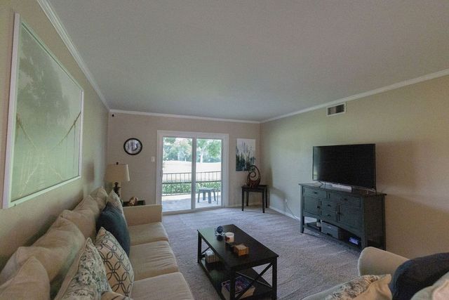4042 Ridglea Country Club Drive 1107, Fort Worth, TX 76126