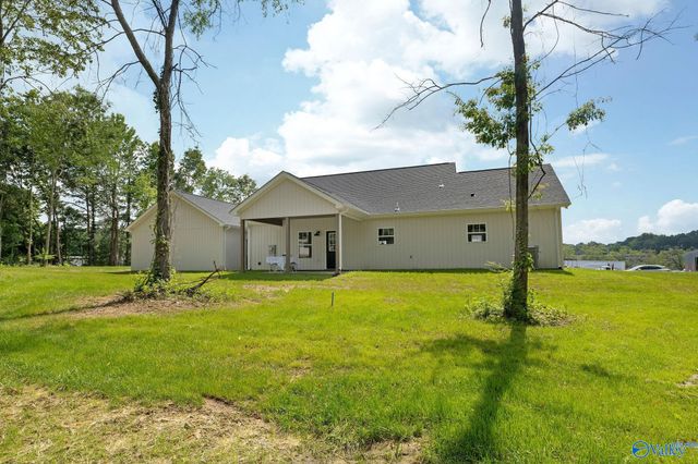 1011 7th Street NW, Arab, AL 35016