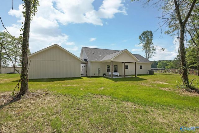 1011 7th Street NW, Arab, AL 35016