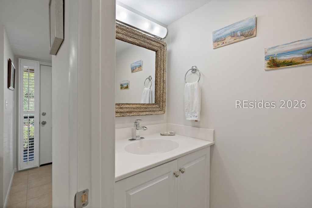 Image 13 of property listing at 85 Folly Field Rd Apt 134, Hilton Head Island, SC 29928