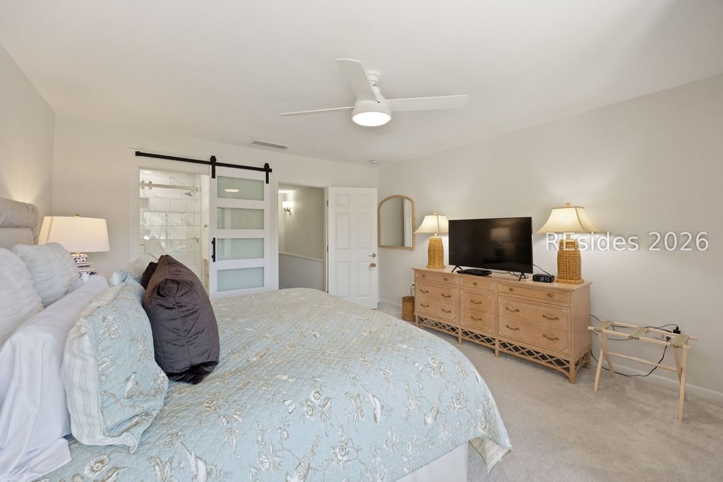 Image 19 of property listing at 85 Folly Field Rd Apt 134, Hilton Head Island, SC 29928