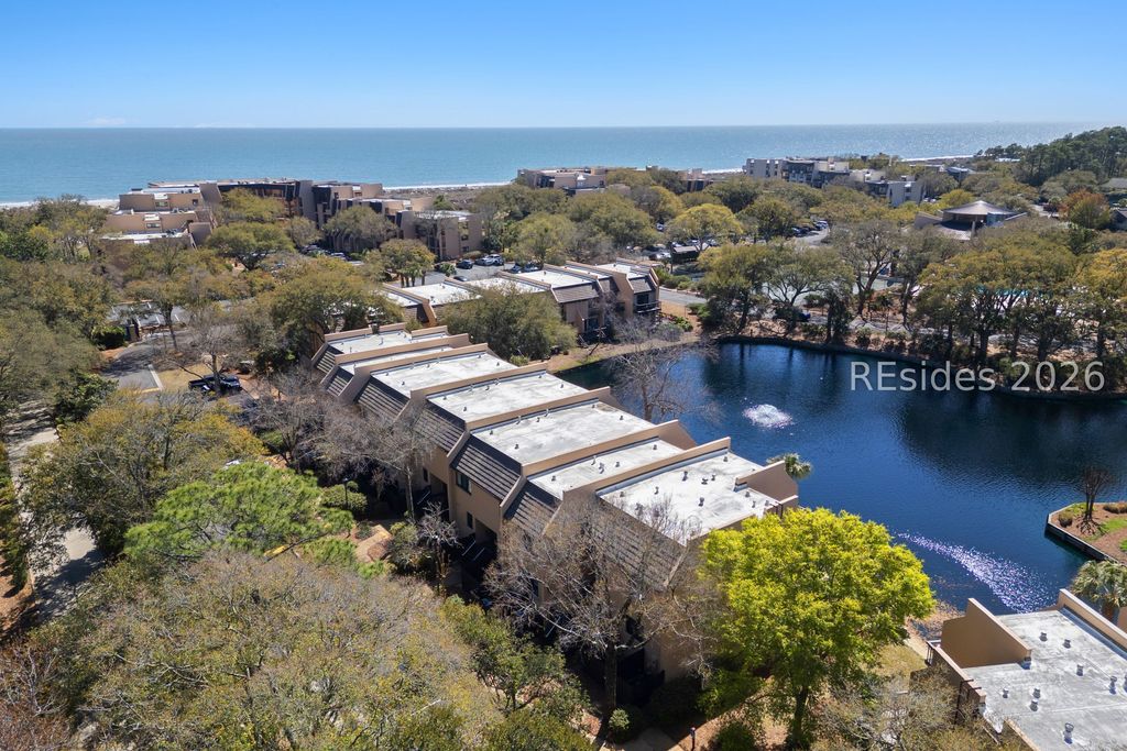 Image 2 of property listing at 85 Folly Field Rd Apt 134, Hilton Head Island, SC 29928