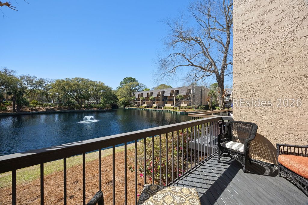Image 21 of property listing at 85 Folly Field Rd Apt 134, Hilton Head Island, SC 29928