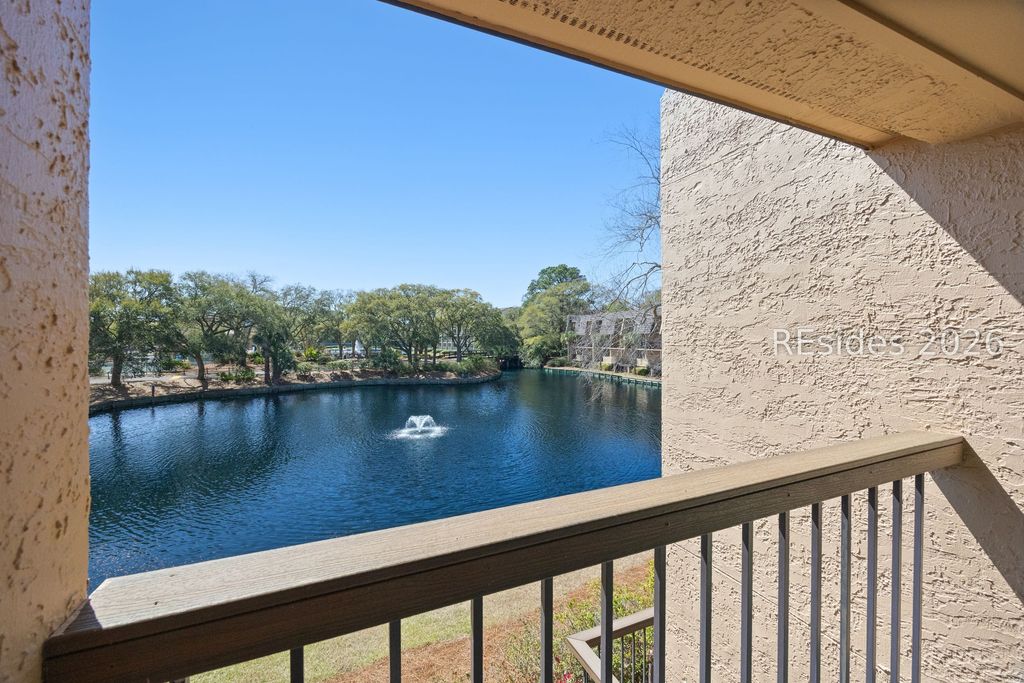 Image 22 of property listing at 85 Folly Field Rd Apt 134, Hilton Head Island, SC 29928
