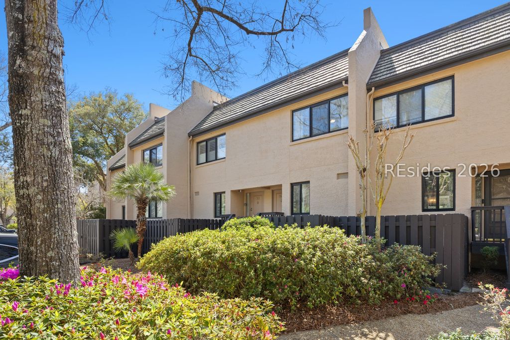 Image 29 of property listing at 85 Folly Field Rd Apt 134, Hilton Head Island, SC 29928