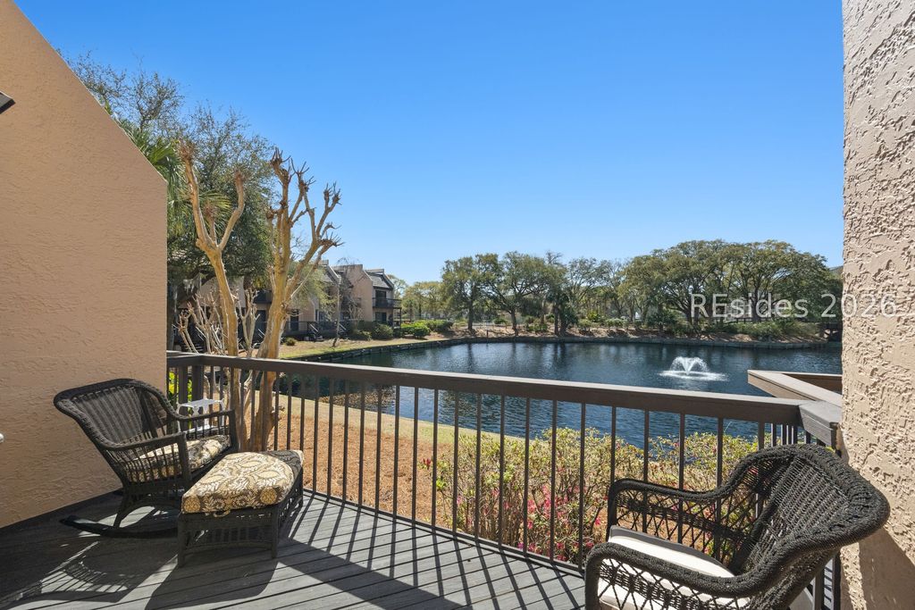 Image 3 of property listing at 85 Folly Field Rd Apt 134, Hilton Head Island, SC 29928