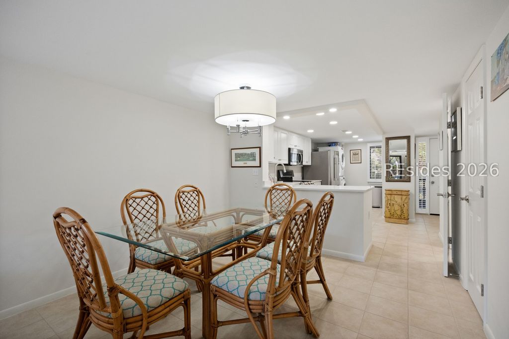 Image 9 of property listing at 85 Folly Field Rd Apt 134, Hilton Head Island, SC 29928