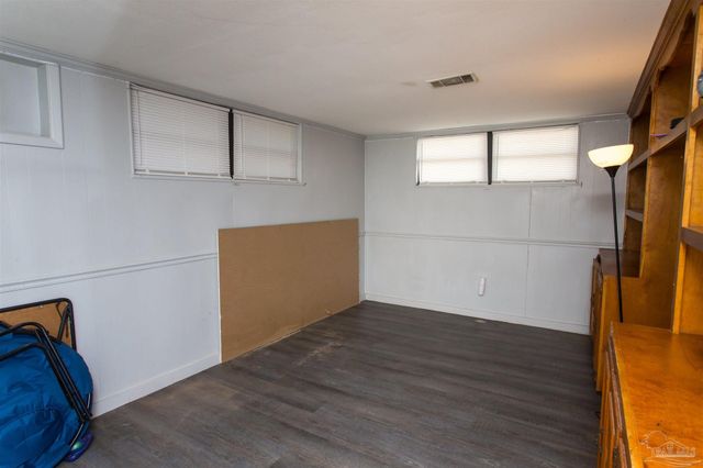 925 Twinbrook Ave, Pensacola, FL 32505