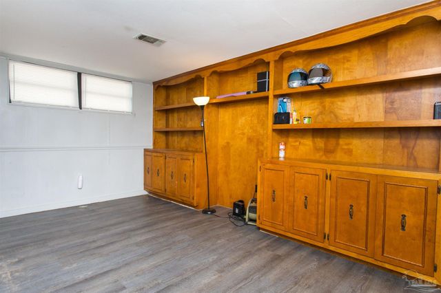 925 Twinbrook Ave, Pensacola, FL 32505