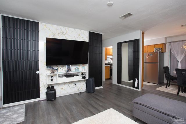 925 Twinbrook Ave, Pensacola, FL 32505