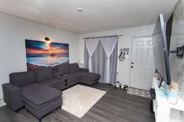 925 Twinbrook Ave, Pensacola, FL 32505