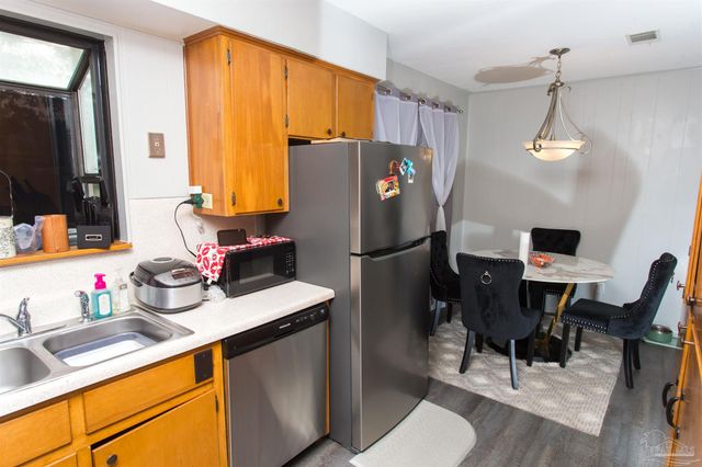 925 Twinbrook Ave, Pensacola, FL 32505