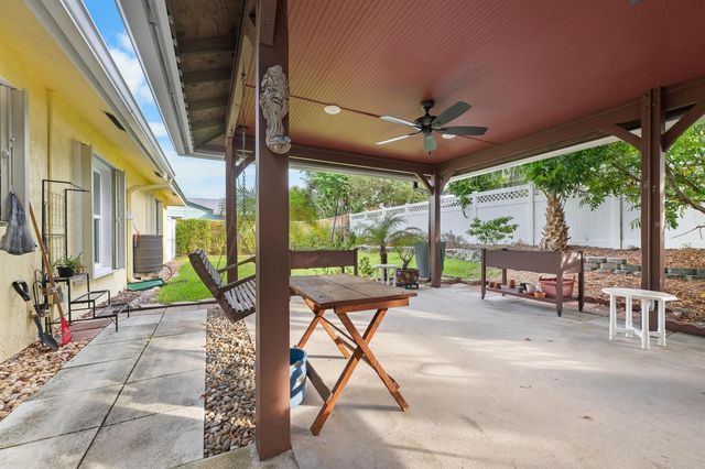 8974 SE Bobo Court, Hobe Sound, FL 33455