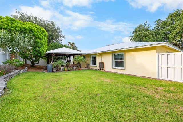 8974 SE Bobo Court, Hobe Sound, FL 33455