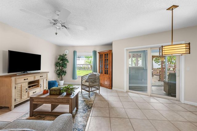 8974 SE Bobo Court, Hobe Sound, FL 33455