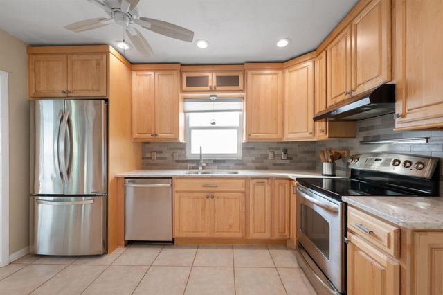 8974 SE Bobo Court, Hobe Sound, FL 33455