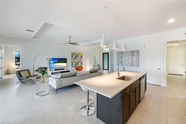 2906 SW 29th TER, Cape Coral, FL 33914