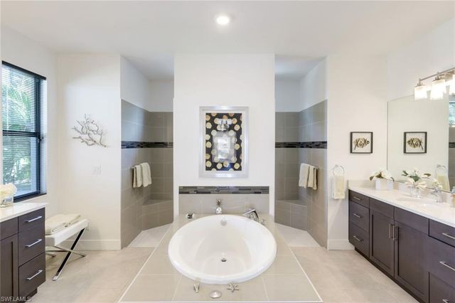 2906 SW 29th TER, Cape Coral, FL 33914