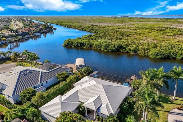 2906 SW 29th TER, Cape Coral, FL 33914