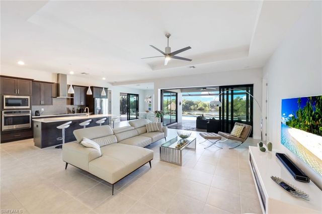 2906 SW 29th TER, Cape Coral, FL 33914