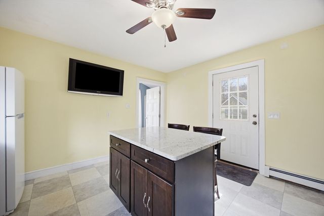 12 Savery Ave, Plymouth, MA 02360