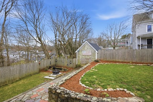 12 Savery Ave, Plymouth, MA 02360