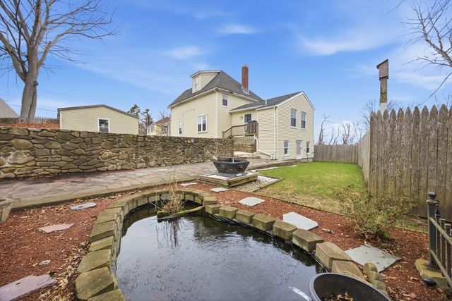 12 Savery Ave, Plymouth, MA 02360