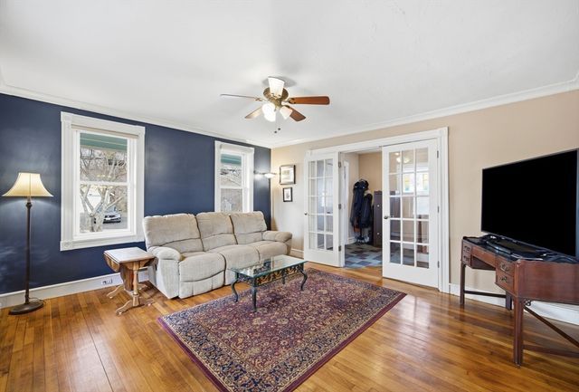 12 Savery Ave, Plymouth, MA 02360